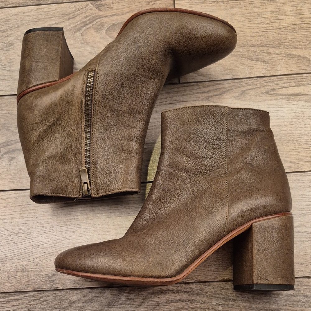 GARNET HILL Italy Olivia Green Leather Womens Sz 38 Zip Booties Ankle Boots
